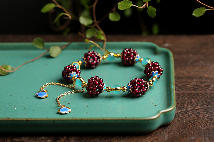 Elegant Vintage-Inspired Natural Crystal Bracelet for Women - Garnet & Amazonite Beads, Perfect for Casual Attire