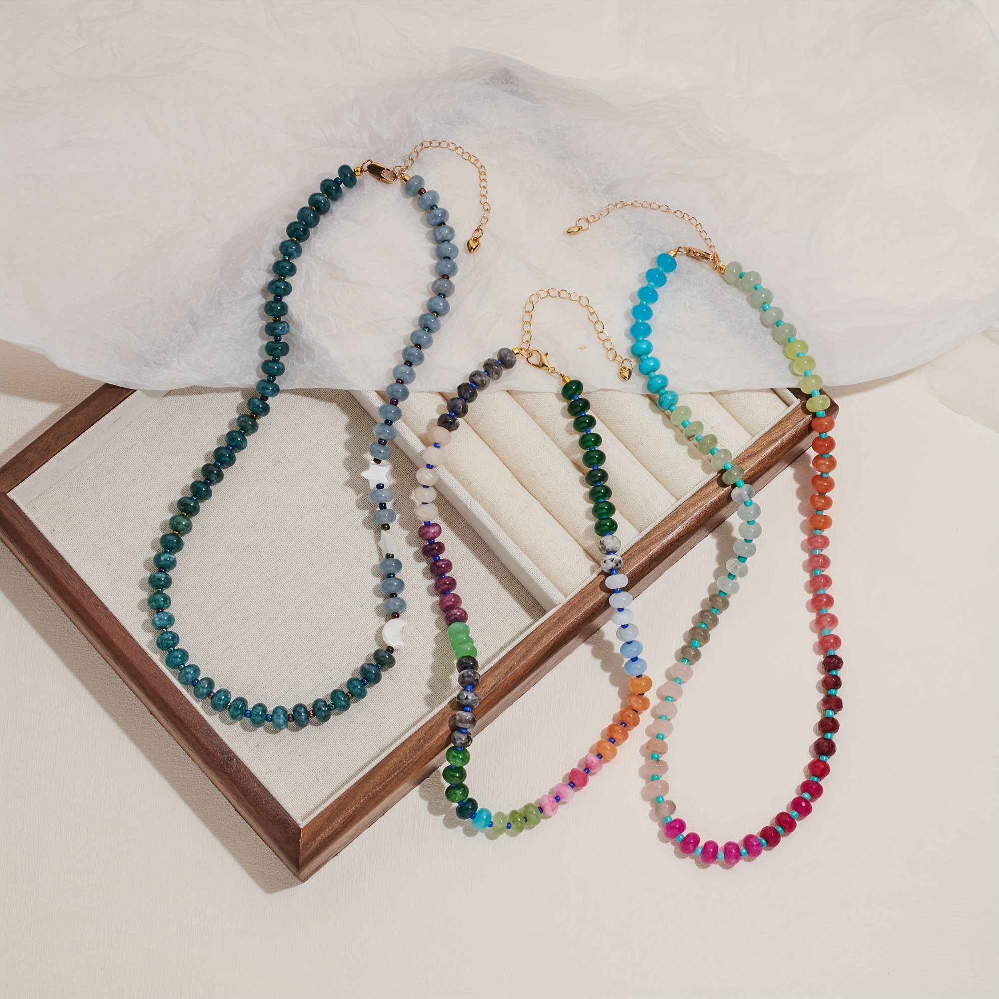 قلادة من الأحجار الكريمة الطبيعية متعددة الأحجار - مجوهرات عصرية فاخرة مع العقيق الأحمر والجمشت واليشم الأبيض والتوباز والفلوريت والفيروز والأكوامارين والعنب والكريستال الوردي - مثالية للارتداء اليومي وهدايا العطلات