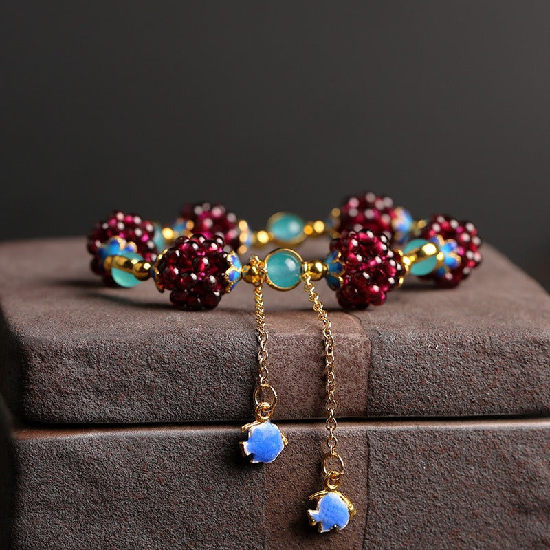 Elegant Vintage-Inspired Natural Crystal Bracelet for Women - Garnet & Amazonite Beads, Perfect for Casual Attire