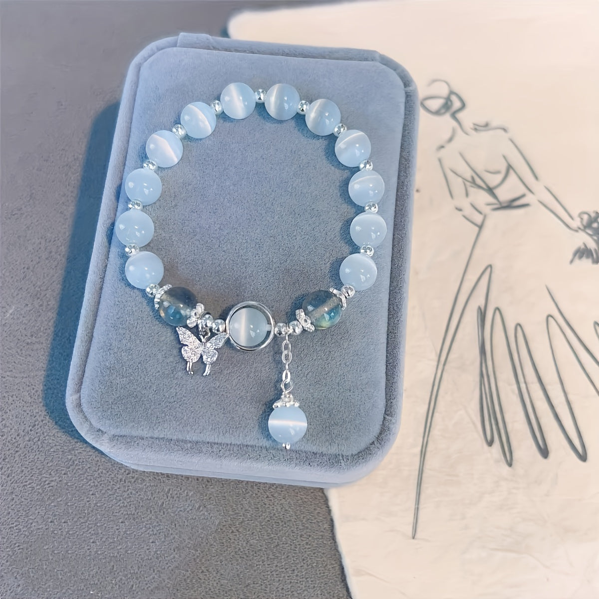Luminous Blue Synthetic Opal Bracelet – Unisex Fashion Accessory with Moonlight Charm, Perfect as a Stylish Gift