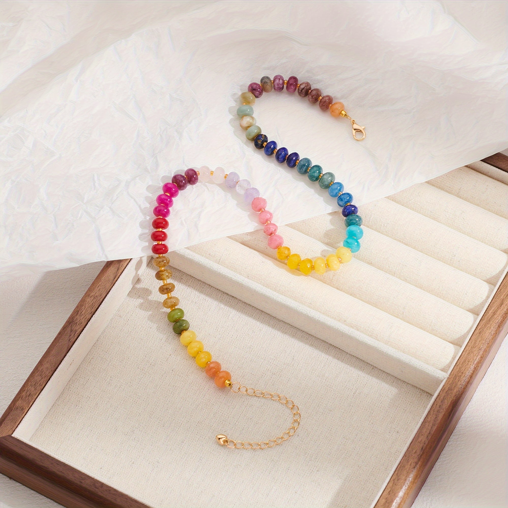 قلادة من الأحجار الكريمة الطبيعية متعددة الأحجار - مجوهرات عصرية فاخرة مع العقيق الأحمر والجمشت واليشم الأبيض والتوباز والفلوريت والفيروز والأكوامارين والعنب والكريستال الوردي - مثالية للارتداء اليومي وهدايا العطلات