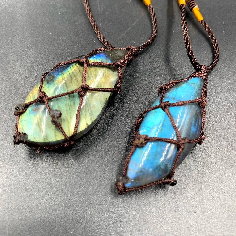 Natural Crystal Labradorite Stone Gemstone Pendant Moonstone Sunstone Pendant Divination Spiritual Meditation Jewelry Necklace