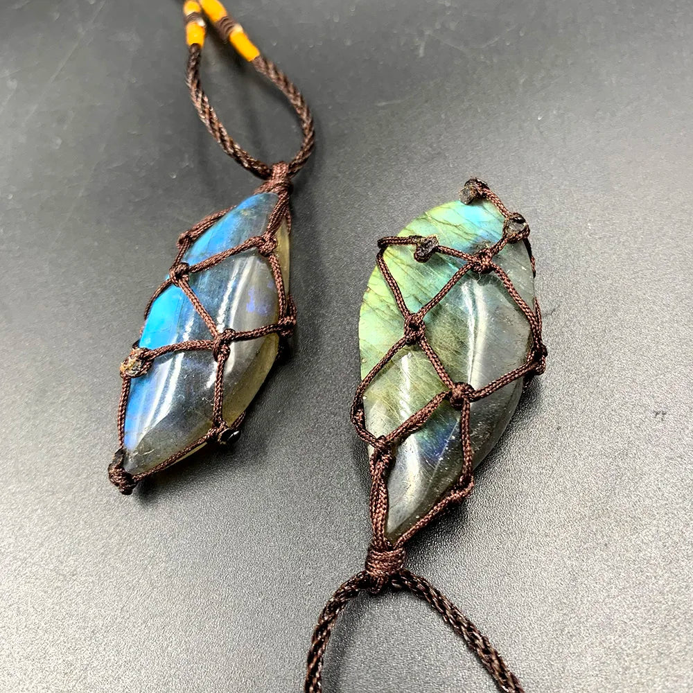 Natural Crystal Labradorite Stone Gemstone Pendant Moonstone Sunstone Pendant Divination Spiritual Meditation Jewelry Necklace