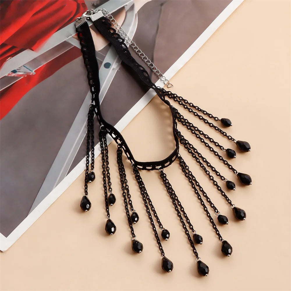 قلادة من الكريستال الأسود بتصميم قوطي من فنغ شوي مع شرابات وسلسلة عنق من الدانتيل لوليتا