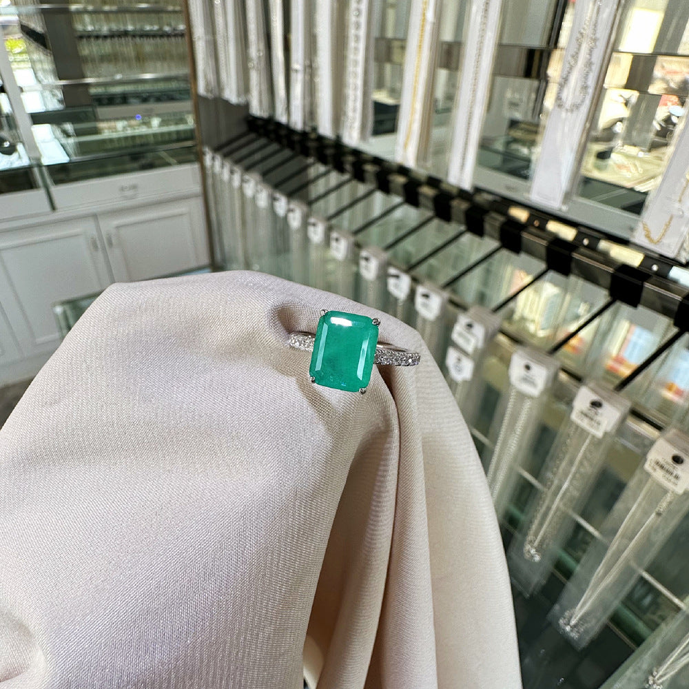 Fashionable 8 * 10mm Rectangular Chamfered Simulated Emerald Pure Silver Emerald Ring Jewelry