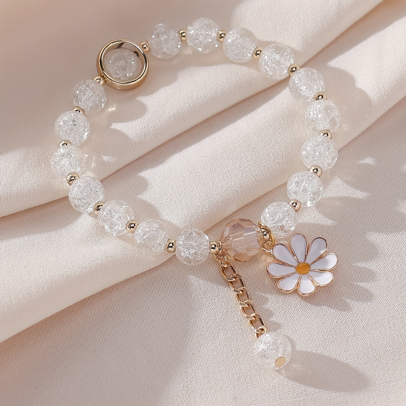 [For Women Elastic Daisy Pendant] Summer Style Cracked Glass Beaded Daisy Pendant Bracelet Elastic Hand String For Women
