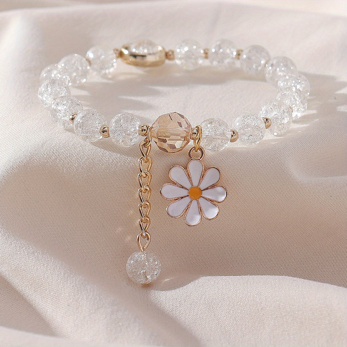 [For Women Elastic Daisy Pendant] Summer Style Cracked Glass Beaded Daisy Pendant Bracelet Elastic Hand String For Women