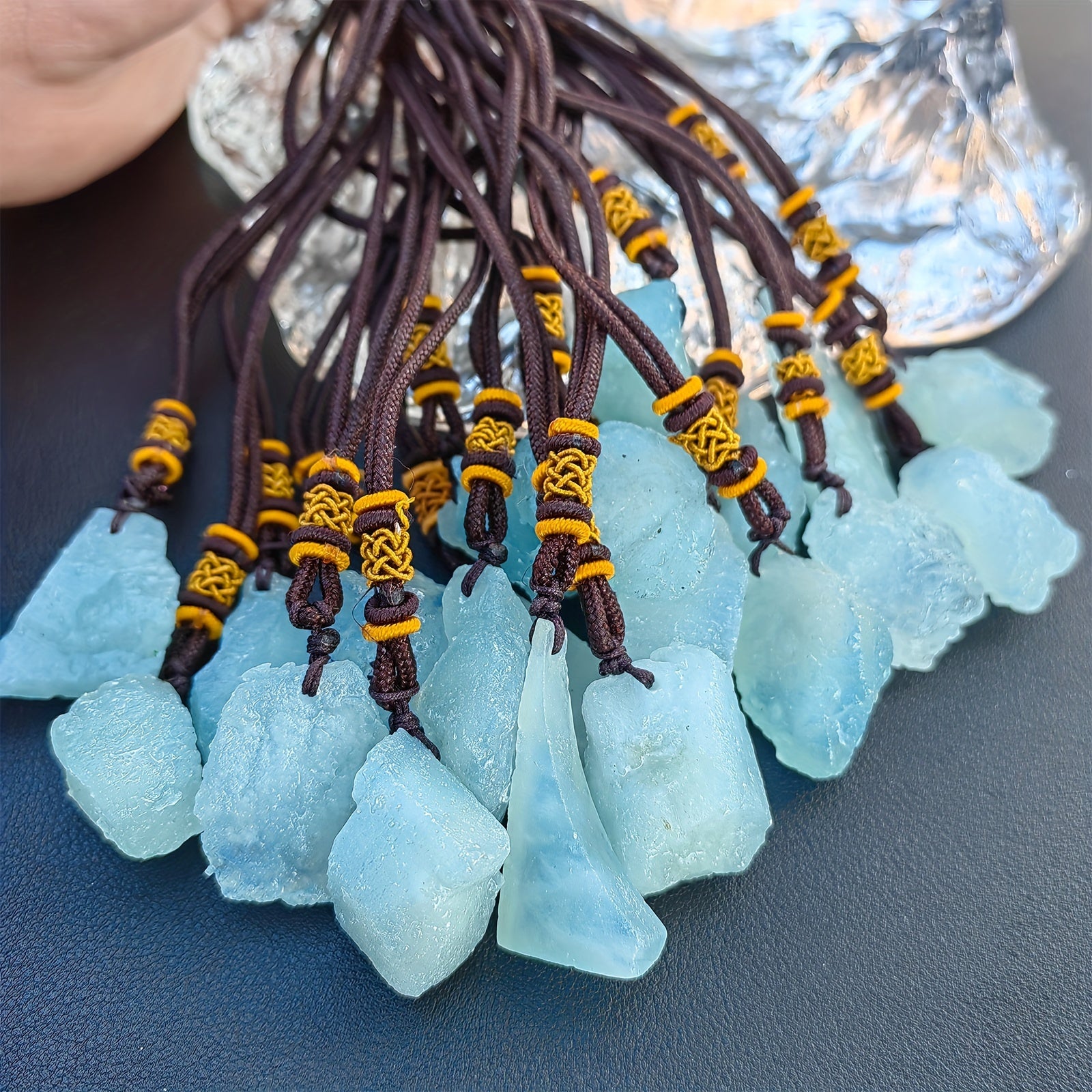 1/5pcs Natural Aquamarine Pendant Necklace, Irregular Crystal Raw Stone, Ideal Choice For Gift, Assorted Varieties