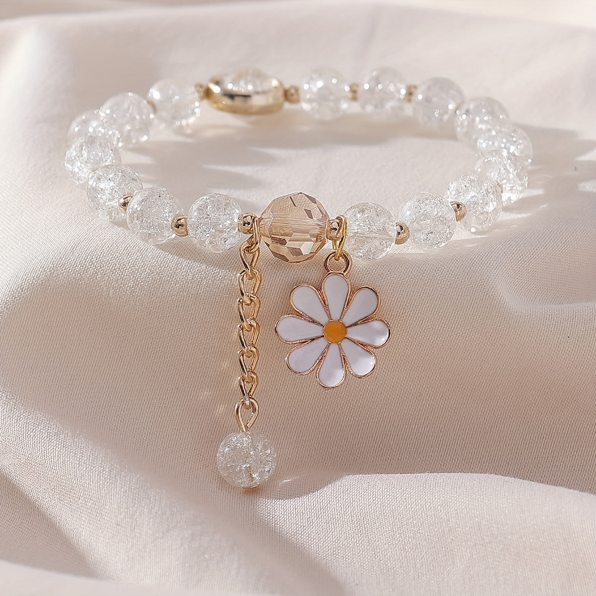[For Women Elastic Daisy Pendant] Summer Style Cracked Glass Beaded Daisy Pendant Bracelet Elastic Hand String For Women